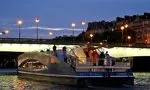 Saint-Valentin à Paris à bord du bateau Le Paris Photos